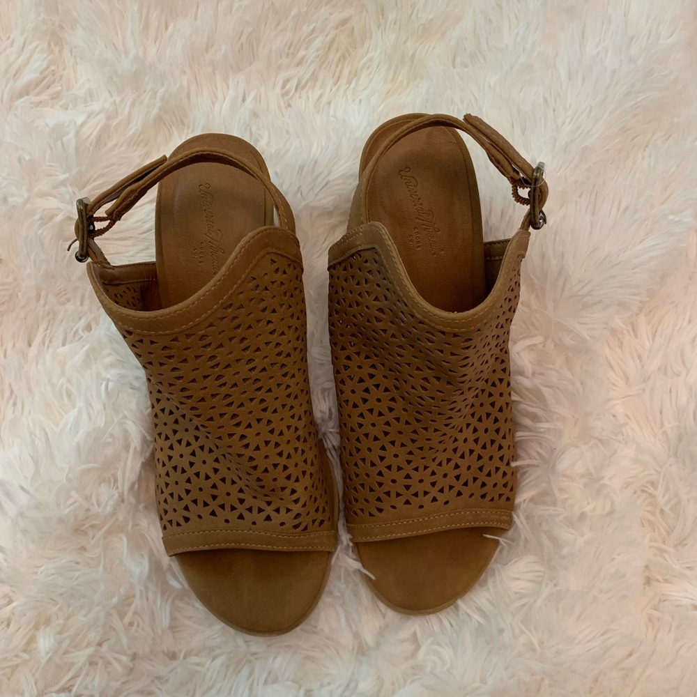 Universal Threads wedges - Picture 5 of 5